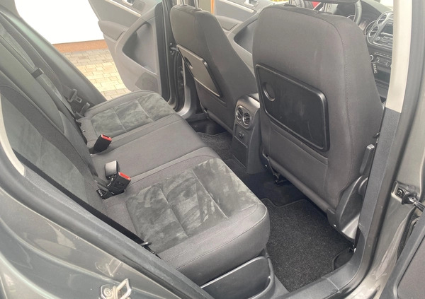 Volkswagen Tiguan cena 45900 przebieg: 152317, rok produkcji 2011 z Chełmno małe 497